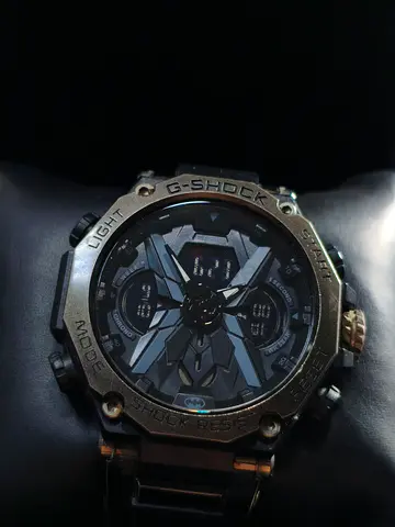 Casio G-Shock Men's Metal Analog-Digital Watch (used)