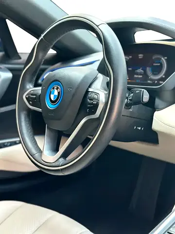 2016 BMW I8 — миниатюра 11