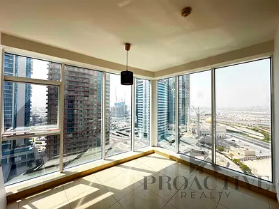 Corner Unit | Sheikh zayed road view | High Floor | VOT