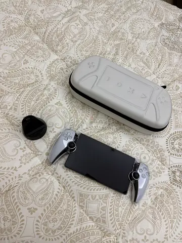 PlayStation portal - with accessories