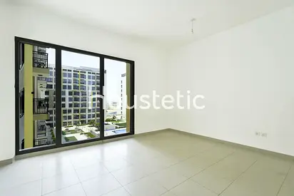 12 CHEQUES | POOL VIEW | READY TO MOVE IN