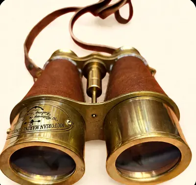 Beautiful brand new brass leather binocular vintage style with 1km crystal clear view from london