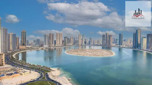 ✨ **شقة فاخرة للإيجار – الشارقة، الخان** ✨  🏢 **برج بيتش 1 – الخان**  استمتع بالسكن الفاخر في شقة **سوبر ديلوكس مفروشة بتأثيث فندقي راقٍ**، وتتميز بـ