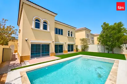 Single Row | Guest Bedroom | Private Pool
