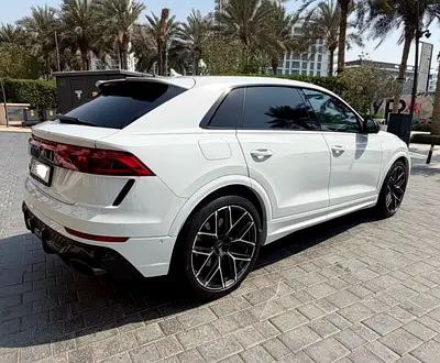 2025 AUDI RS Q8 photo 10
