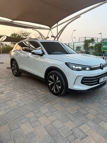 تيجوان موديل 2025 خليجي. محرك 1.4 T عداد 19 الف كيلو.