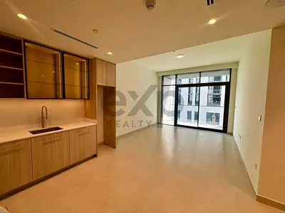 Courtyard And Partial Park View I Brand New
