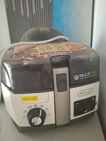 De'Longhi MultiFry Air Fryer / Multi Cooker - New