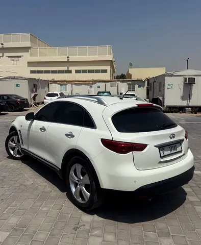 2011 Infiniti FX45/FX35 照片 2