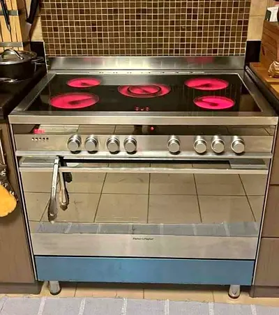 Fisher&Paykel Brand Electric Ceramic Cooker 5 Burner Latest Model
