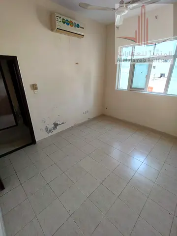 bustan1bhk / families/parking/good condition flat