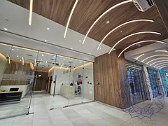 Discount price !Sami fitted shop ! Residence and commercial area Prime location oud metha