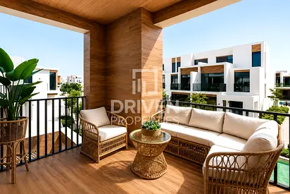 Corner | River Wadi | Triplex | 2 Roof Terraces