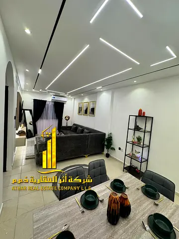 شقة فاخره ثاني ساكن.غرفتين وصالة مع بلكونه مفتوحه.عجمان الروضه 2 .مفروشه بالكامل للإيجار الشهري. الايجار يشمل الفواتير والإنترنت وموقف