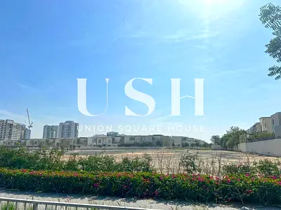 Close To Metro | Corner Plot