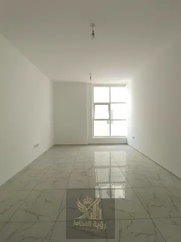 Second tenant in one of the most beautiful apartments in a modern and clean tower! Enjoy elegant living with a prime location, gym, swimming pool, and