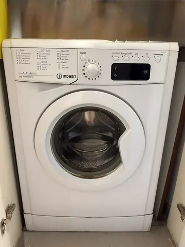 Indesit Front Load Washing Machine - 7kg, Good Working Condition