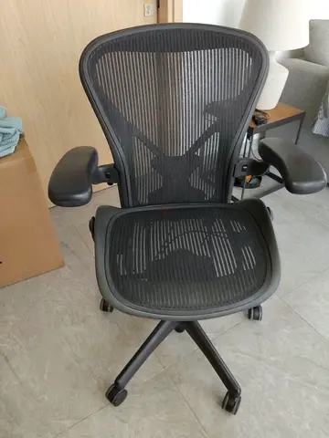 Herman Miller Aeron size B fully w