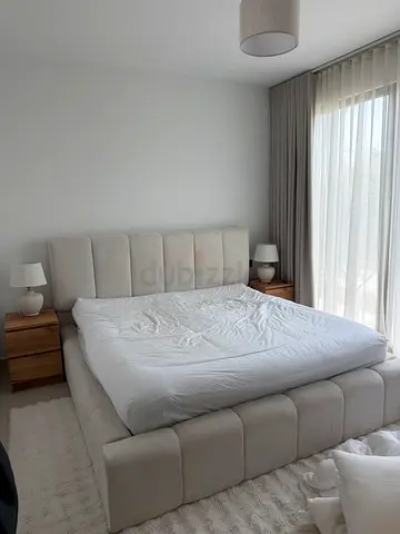 King size bed