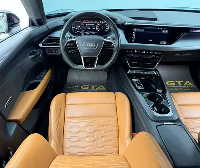 صورة 8 لـ 2022 AUDI E-TRON GT