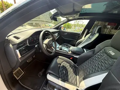 2025 AUDI RS Q8 photo 16