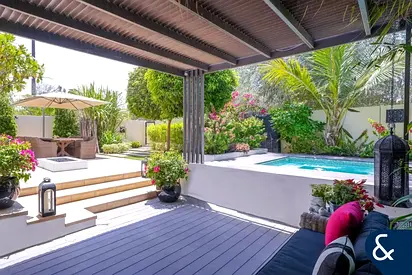 Large Plot l Corner Unit l 3E Layout l Pool