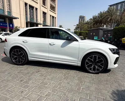 2025 AUDI RS Q8 photo 8