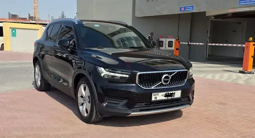 Rare Red Leather Volvo XC40 T5-R – Volvo service center maintained car.