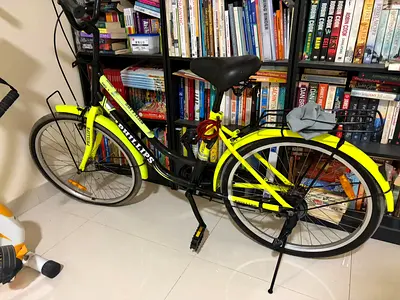 Used ladies/ teenage adult city/commuter bicycle - good condition, with rear rack and lights
