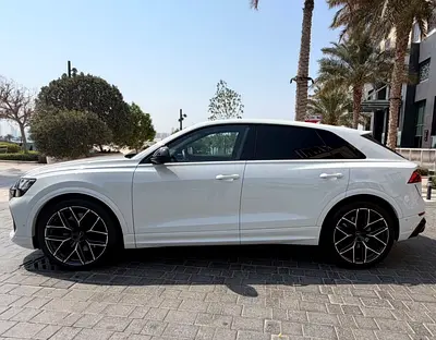 2025 AUDI RS Q8 photo 4