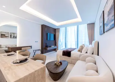 Canal Views | Modern | Walk to Dubai Mall