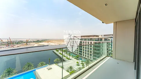 Vacant | Large Layout | Panoramic Canal View