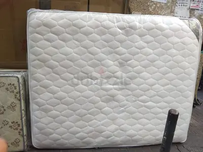 160x200cm Queen size mattress with top foam. Same day delivery available
