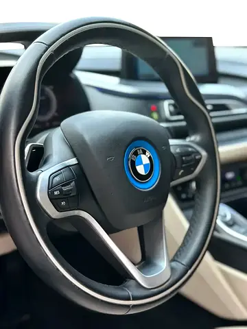 2016 BMW I8 — миниатюра 13