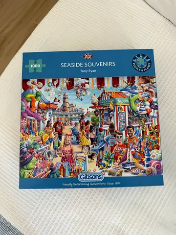 Gibsons Seaside Souvenirs 1000 Piece Jigsaw Puzzle