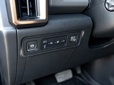 صورة 17 لـ 2024 GMC HUMMER