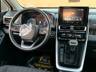 صورة 9 لـ 2025 Toyota INNOVA