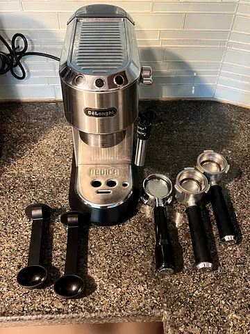 De’Longhi Dedica – Excellent Condition + FREE Accessories!