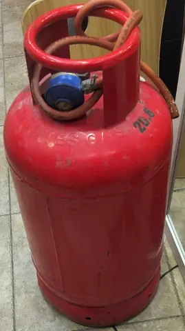 Medium Dubai Cylinder empty with regulator