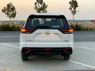 صورة 5 لـ 2025 Toyota INNOVA