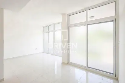 Tenanted Townhouse | Ideal For Family and Investor