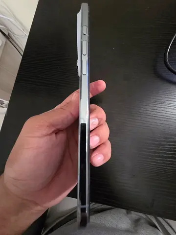 Apple IPhone 17 air brand new under warranty