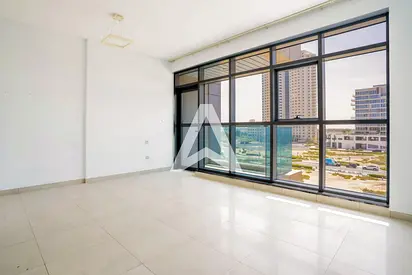 Exclusive Upgraded Studio | White Goods Included