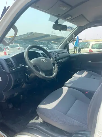 صورة 7 لـ 2018 Toyota HIACE