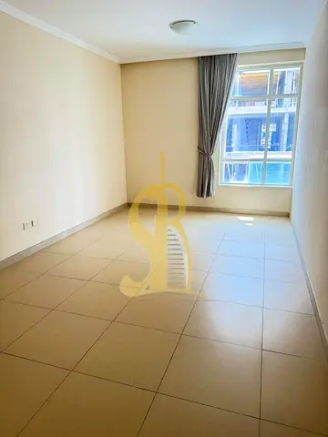 Vacant 2-Bedroom Apartment | Chiller Free | Restaurants & Market on Ground Floor