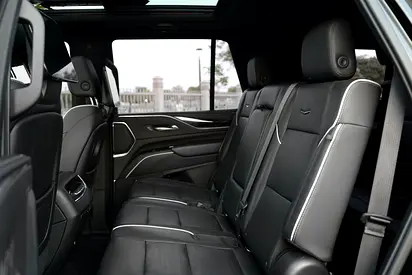 صورة 10 لـ 2022 Cadillac ESCALADE