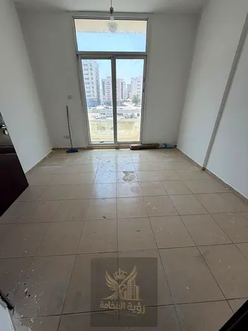 فرصة مميزة للسكن في البوطينة على شارع رئيسي، شقة بمساحة ممتازة وتوزيع عملي يناسب العائلات.