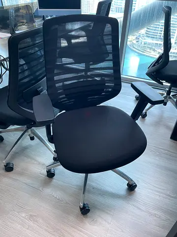 High-Quality Ergonomic Mesh Office Chairs – Minimal/Light Usage | Bulk Available