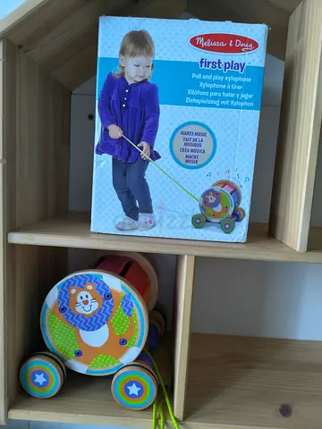 Melissa and Doug Pull and play xylophone