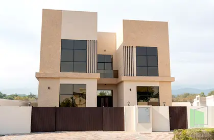5BR | YAS | Private Garden | Well Maintained |